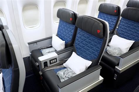 Review: Delta Boeing 777.
